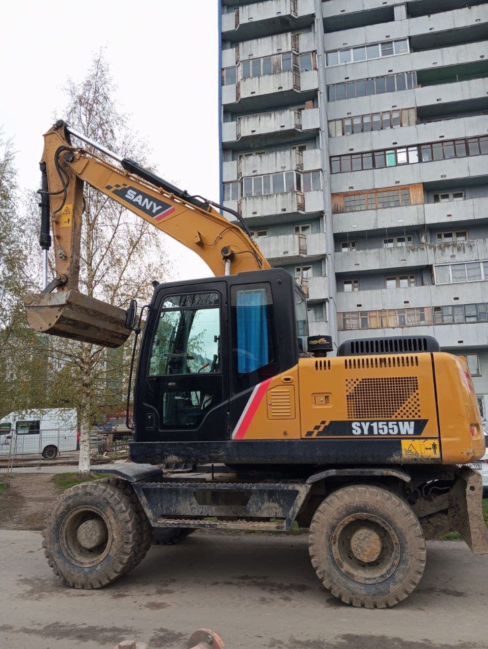 Колесный экскаватор