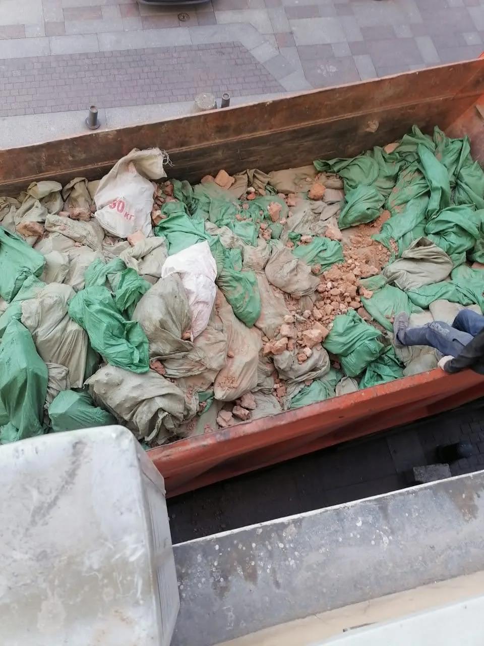 Вывоз строительного мусора в Санкт-Петербурге и Ленинградской области