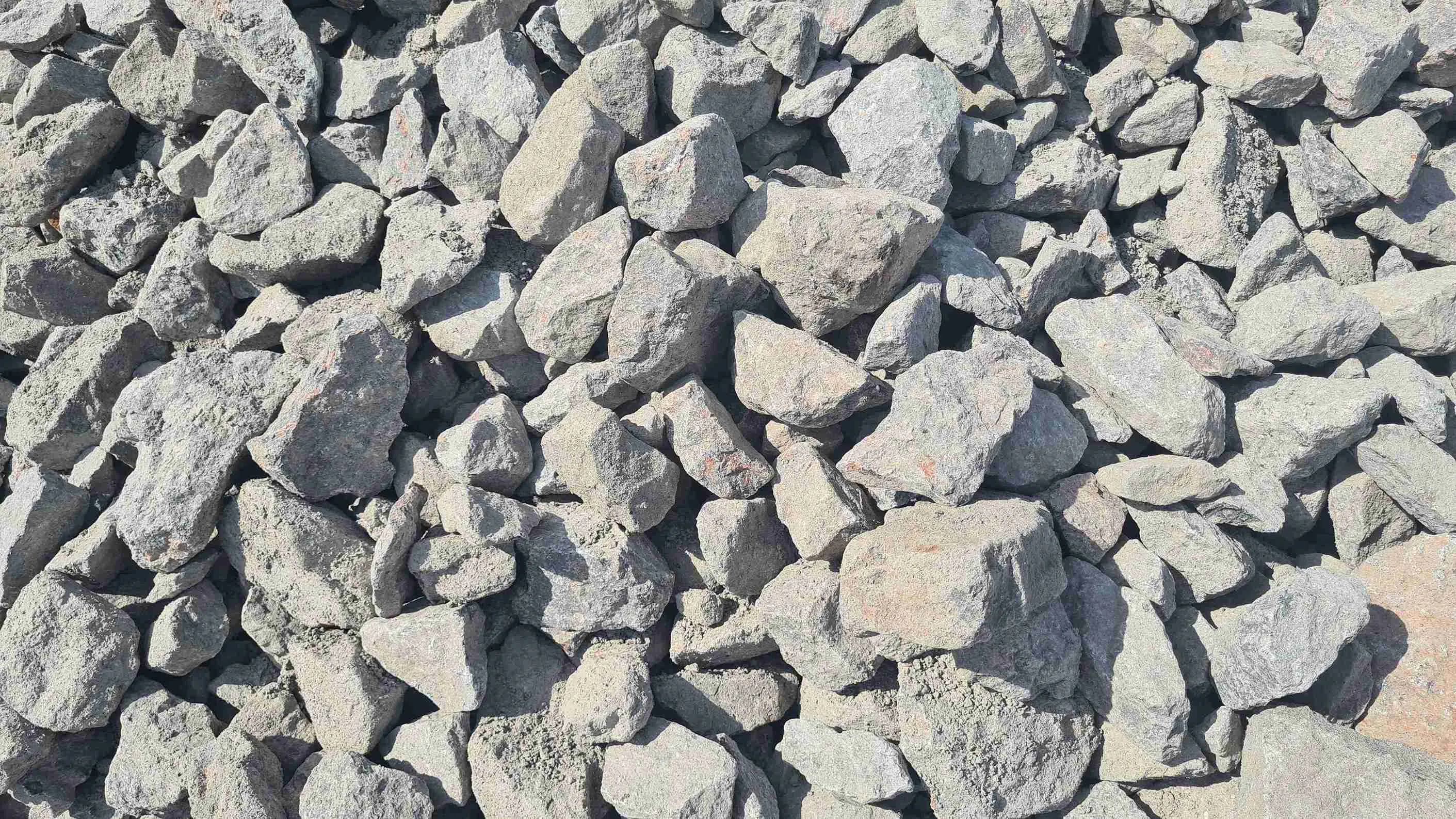 Щебень гранитный фр 70-150 мм фото 2